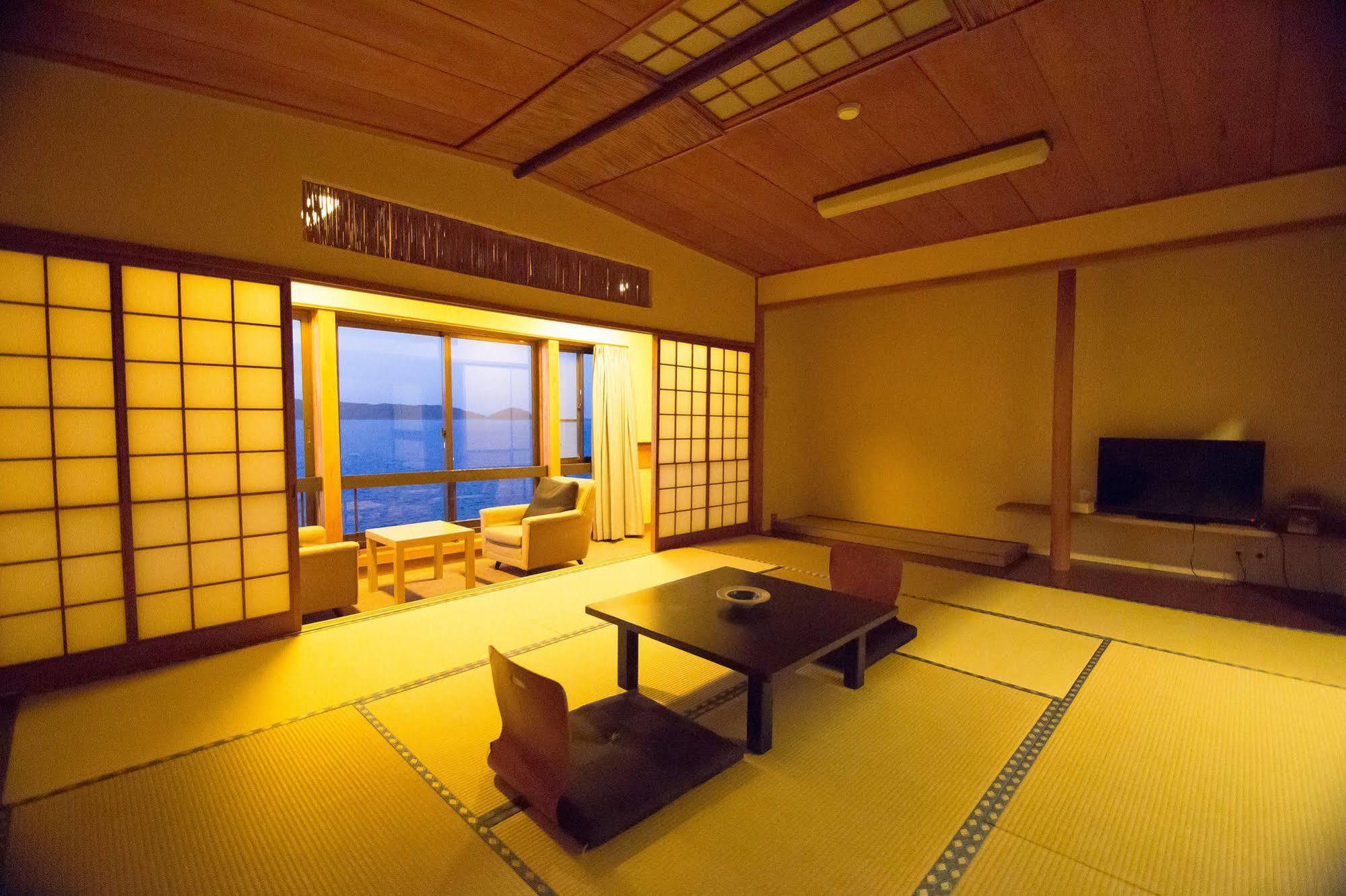 Wakayama Kada Onsen Kada Kaigetsu Hotel Exterior photo